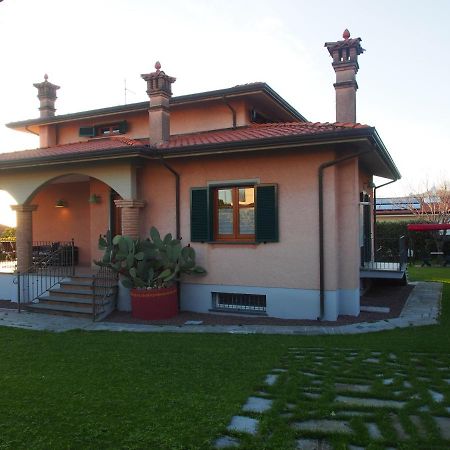 Вілла La Casa Di Mario Масса Екстер'єр фото