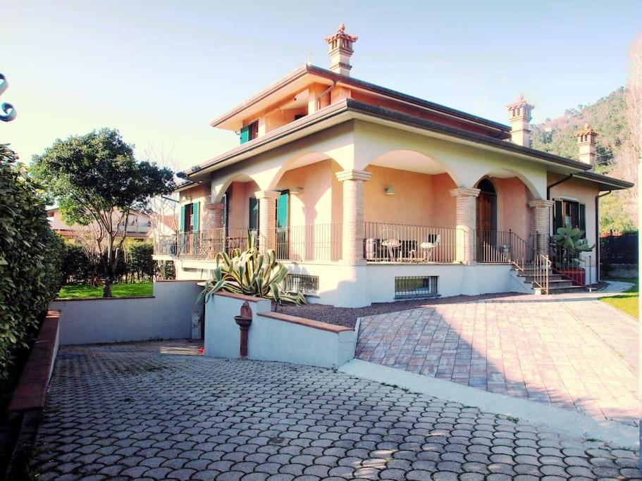 Вілла La Casa Di Mario Масса Екстер'єр фото